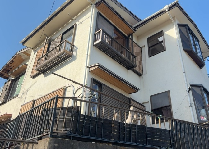 隣家の土地はどうなっているのか、生活利便施設が近くにあるのか、学校まで近いかなど、お客様のライフスタイルにあわせたイメージが重要です。また、近くにあると困る施設が近くにないかも確認するといいでしょう。