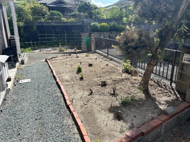 周囲の視線を気にせず過ごせる静かなお庭。休日をゆったり過ごす