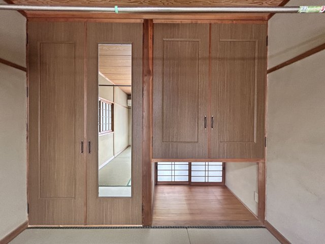 お部屋を広く使える大容量収納。荷物もしっかり納まります