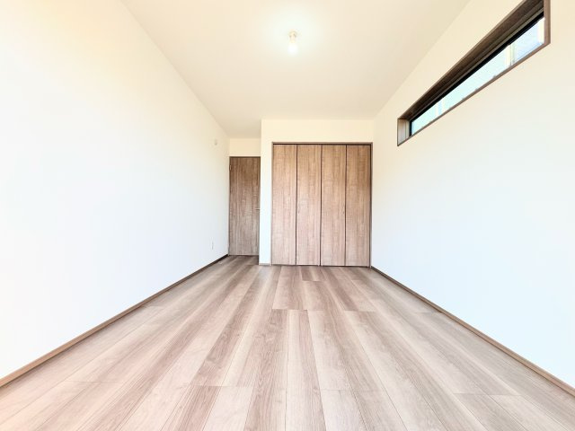 ◆お子様と一緒にバスタイムを楽しめる広々空間。浴室乾燥機付で心地よいバスタイムを実現します。