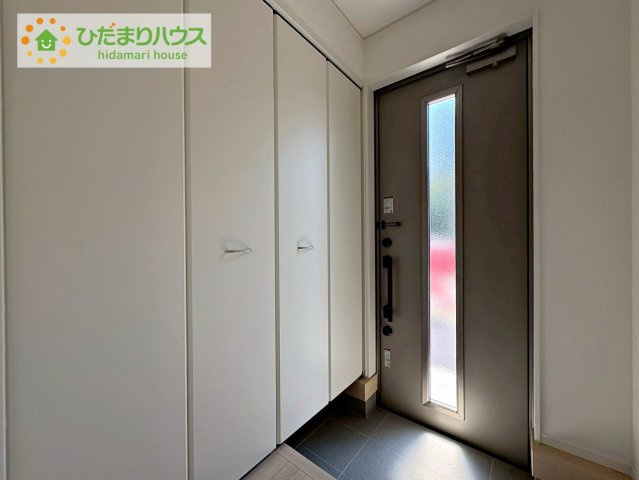 スニーカーマニアも納得の天井まであるシューズボックス!(^^)!