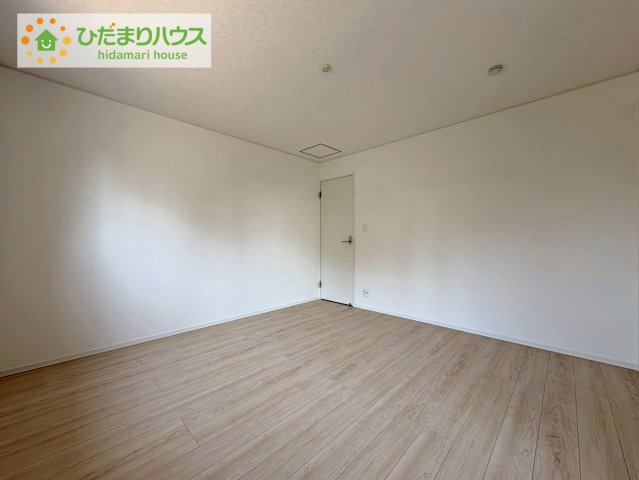 大きなベッドを置いても余裕の広さの主寝室♪♪