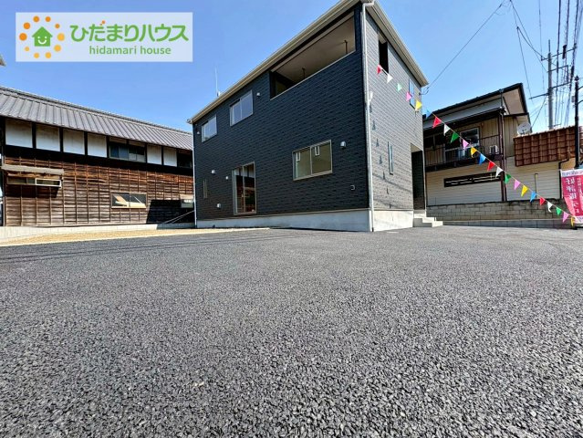 マイホームなら駐車場代がかかりません。しかも、自宅の駐車場で洗車ができます！今までコイン洗車に行っていた手間も省けて、節約にもつながります(^^♪