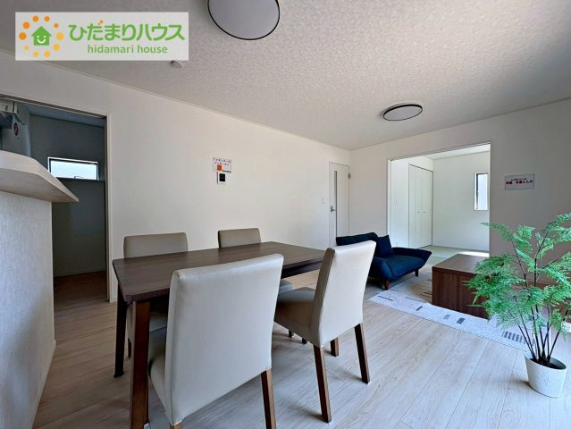 南向きのリビングではぽかぽかの日差しが感じられます☆彡
