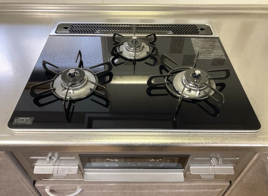 3口コンロでお料理も一気に仕上がります。