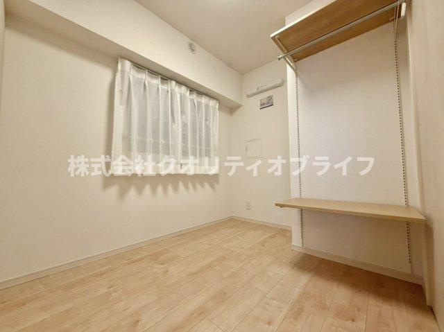 各室にしっかり収納が完備されているため、お部屋を広くスッキリと使うことができ、レイアウトの自由度も高い空間です。