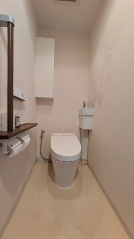 タンクレスに交換　リノベーション済みでとてもきれいです　（画像は明るさ、その他加工しています）