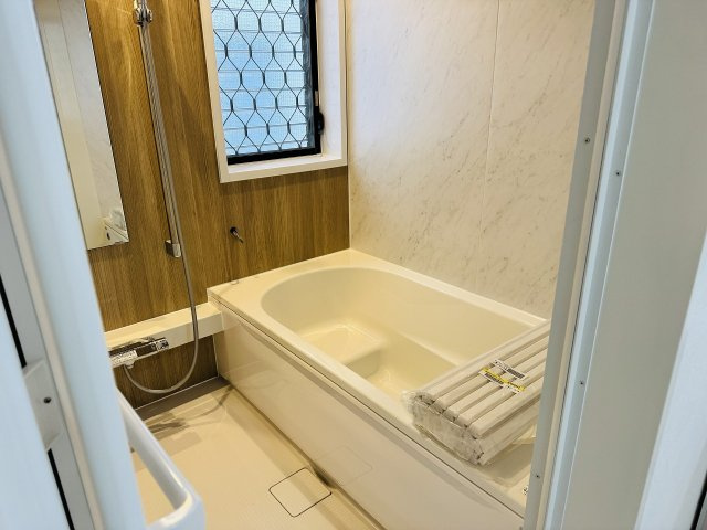 ～新規交換したキレイなバスルーム　気持ち良く湯船に浸かる事が出来ます～
