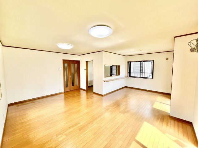 ハウスクリーニング済み♪広々なLDKになります♪家族団らんで楽しめますね(^^♪