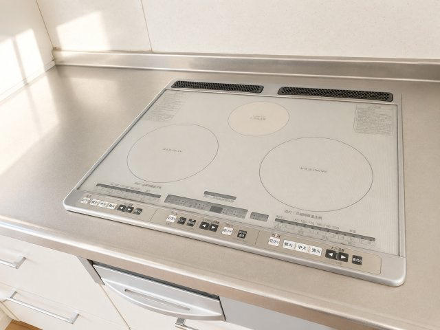 ◆デザイン性と機能性を兼ね備えたキッチンです。リビングスペースとの一体感が生まれ、広々空間を演出してくれます。