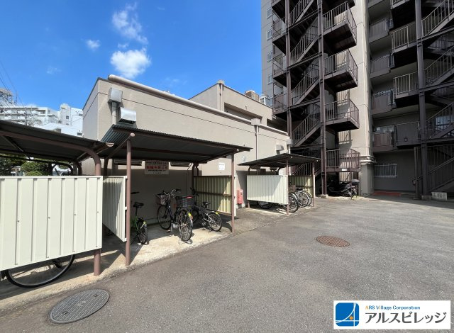 屋根付き駐輪場