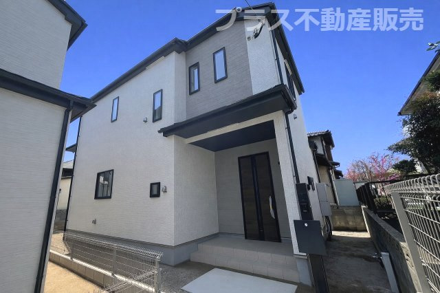 完成しました。物件内部もご見学頂けます。プラス不動産販売にお任せ下さい。