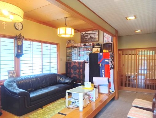 座敷にテーブルを配置してお客様をおもてなしできます！