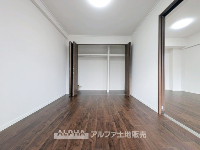 【Go　filled　with　memories】　◆ありったけの◆住空間をよりよくするためには大切な収納スペース。時が経ち思い出がここに詰まっていく。