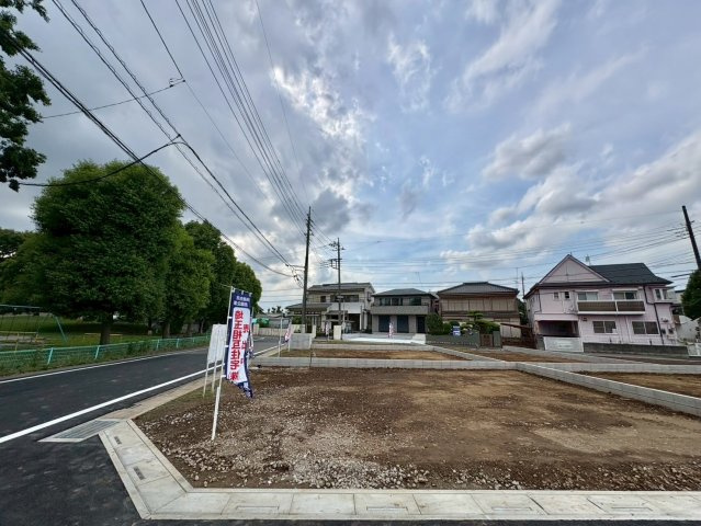 対象地：G区画　全10区画　　間取り・外観・設備まで自由にプランニング可能。暮らし方に合わせた住まいをご提案できます。花田小学校まで徒歩約4分(270ｍ)、毎日の通学がしやすい住環境です。