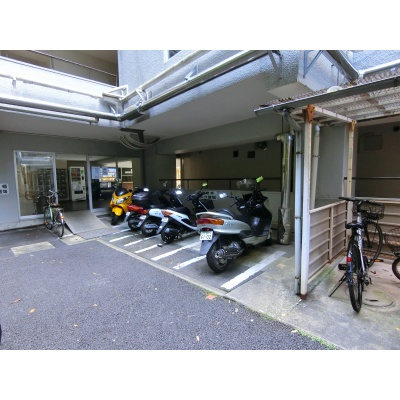 バイクライフも安心！便利なバイク置場付き♪