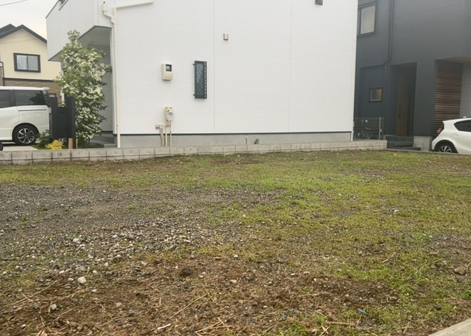 隣家の土地はどうなっているのか、生活利便施設が近くにあるのか、学校まで近いかなど、お客様のライフスタイルにあわせたイメージが重要です。また、近くにあると困る施設が近くにないかも確認するといいでしょう。