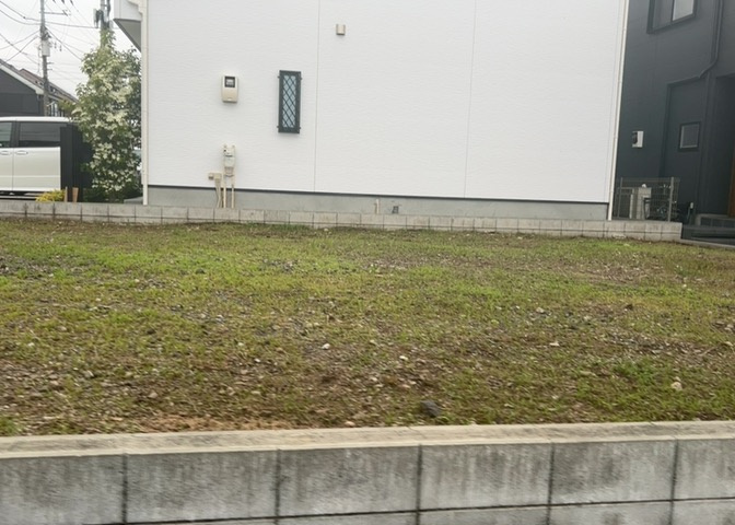 家を建てる前提で土地を探している場合、地盤の丈夫さは譲れない条件の一つです。地盤が脆弱だと追加工事が必要となります。また、過去に地盤沈下や液状化現象を起こした土地は、できるだけ避けた方がいいでしょう。