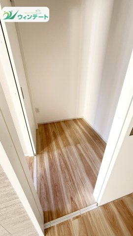 使いやすい位置に収納を配置。普段使いのものもすぐ取り出せて、毎日の暮らしがスムーズです。