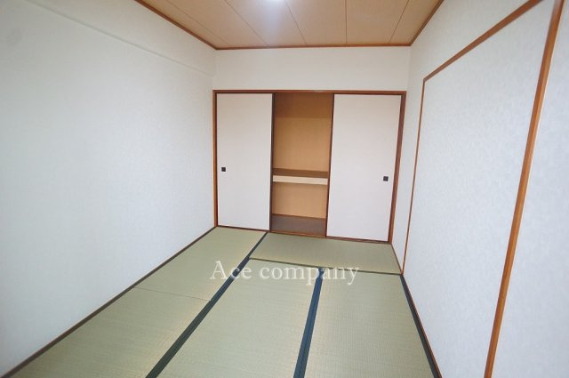 【和室6帖】畳表替え、襖張替え済みです☆押し入れ完備です♪