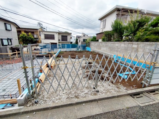 第一種低層住居専用地域につき住環境の良さが魅力。