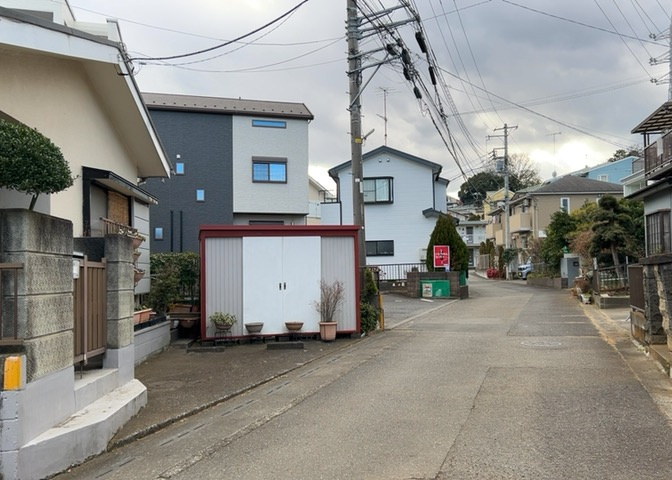 土地の地勢が高台の場合、景色を綺麗にみることができ、景色にこだわってお家探ししている方におすすめです！また平坦地よりも風通しがいいというメリットがあります。デメリットもあるので是非現地でご確認下さい。