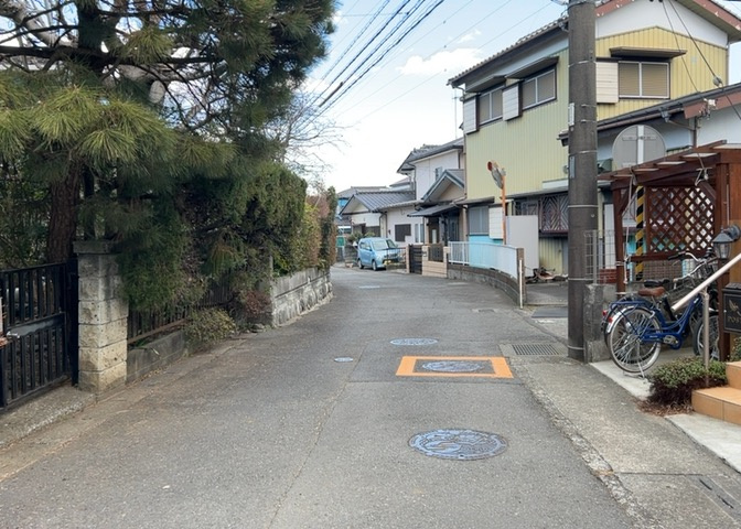 眺望を気にして物件を探す場合、前面に建物が建っていないか現地で確認しましょう！前面に建物があると景色はもちろん、日当たりや風通しにも影響が出てきます。住んだ時のことを想像しながら現地見学をしましょう。