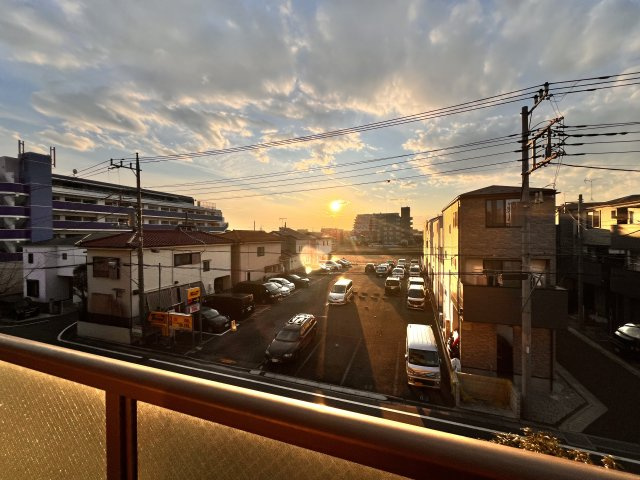 周りには、高い建物が少ないので眺望は開けています。