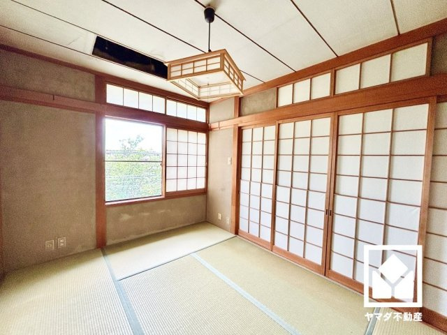 2階和室です。子どもの遊び場、お昼寝スペース、家族のくつろぎ空間にも。和室があると、暮らしの幅がぐんと広がる。