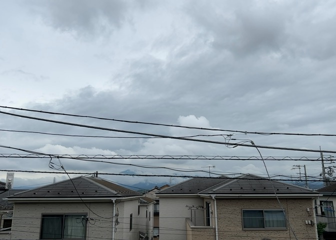 眺望を気にして物件を探す場合、前面に建物が建っていないか現地で確認しましょう！前面に建物があると景色はもちろん、日当たりや風通しにも影響が出てきます。住んだ時のことを想像しながら現地見学をしましょう。
