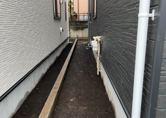 庭があることでガーデニングや家庭菜園はもちろん、こどもの遊び場やペットを放して遊ぶことができます。また、家の周囲に余裕があるということです。隣地との間があれば、十分な日当たりと、風通しが確保できます。