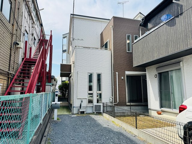 ～北八王子駅徒歩9分　内装リフォーム済　2台駐車可能　全室南東向き4LDK住宅～