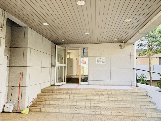 ～管理形態は全委託式　キレイにメンテナンスされているマンションです～
