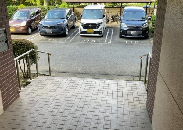 【パークサイド南大沢のラウンジ】