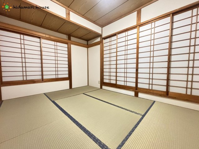 主寝室：6帖