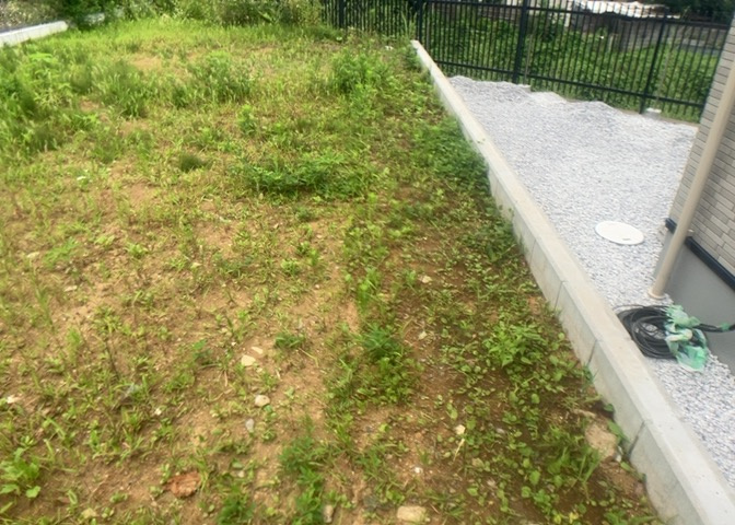 庭があることでガーデニングや家庭菜園はもちろん、こどもの遊び場やペットを放して遊ぶことができます。また、家の周囲に余裕があるということです。隣地との間があれば、十分な日当たりと、風通しが確保できます。