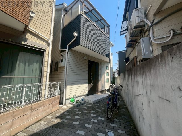 外観：328000489090