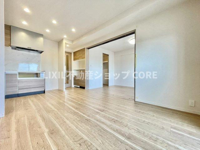 上質な時間を育む暮らしのメインステージ。寛ぎとコミュニケーションを育む居心地のよい場所。　