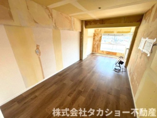 これからクロス（壁紙）張り替えします!!