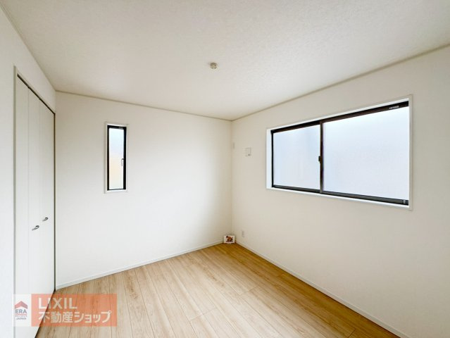 【子供部屋】現地完成写真。お子様の成長を見守るお部屋♪　（CGで家具を配置する前の現況画像です。）