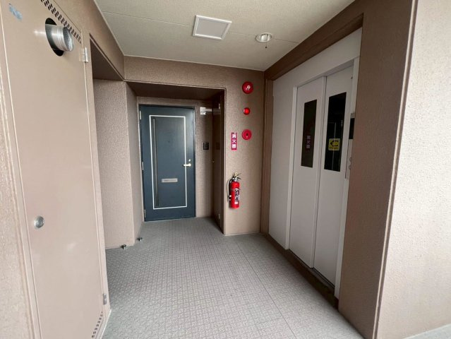 玄関前共用廊下部分
