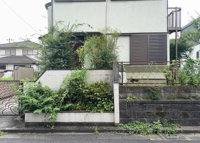 物件の詳細については、現地を見てわかること以外に、役所や法務局などで調べないとわからないことがあります。そのため、現地に行く場合は、もしこの物件を買ったらどのような生活ができるかをイメージしましょう。