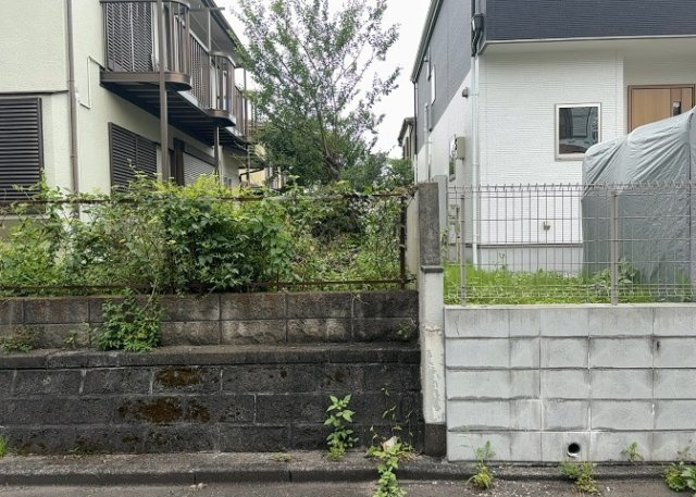 家を建てる前提で土地を探している場合、地盤の丈夫さは譲れない条件の一つです。地盤が脆弱だと追加工事が必要となります。また、過去に地盤沈下や液状化現象を起こした土地は、できるだけ避けた方がいいでしょう。