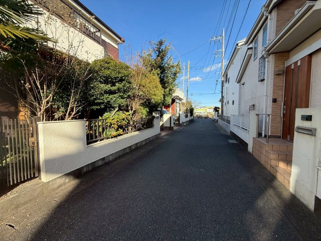 南道路に面し陽当り良好！敷地約30坪・自由設計で夢のマイホームはいかがでしょうか！希望の間取りが叶いやすい整形地です！建築条件なし・お好きなハウスメーカーで建築可能です！