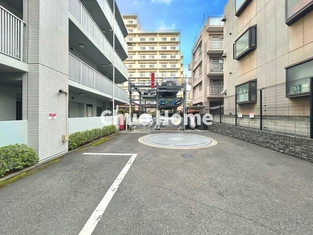 【敷地内駐車場】最新の空き状況や費用などの詳細は担当スタッフまでお問い合わせください。