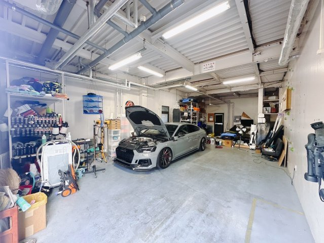■ガレージ｜広々ガレージは車好きな人にはたまらない空間です♪お車をここでいじる事もできます♪