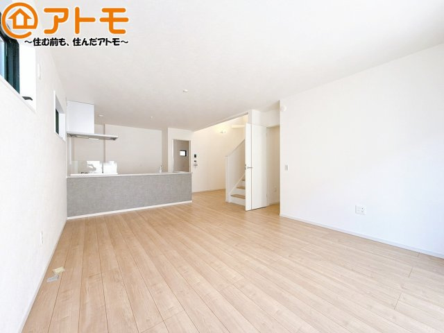 家族団らんのイメージは、リビングを思い浮かべませんか？リビングこそ広々としたお部屋が良いですね♪