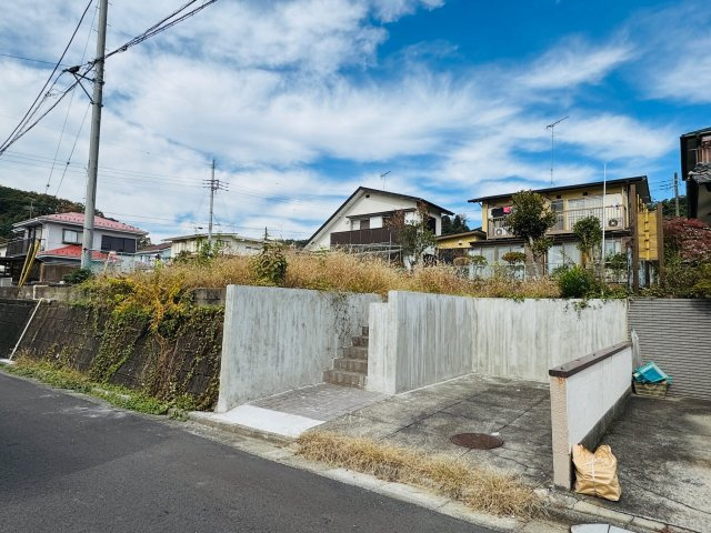 ～閑静な住宅地内　59坪超のゆとりある敷地　建築条件付きの売地です～