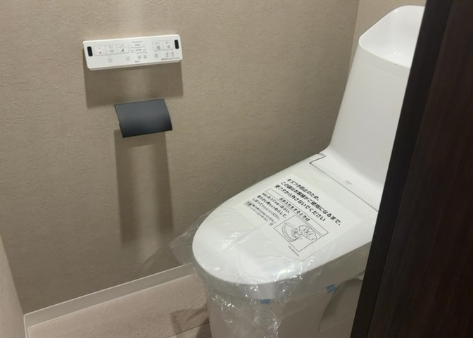トイレは大きさや形、機能、抗菌性などが異なる多種多彩なタイプが各メーカーから出ています。それぞれに良さがあるため、事前にどういったタイプのトイレがいいのかをご家庭内で決めて、内見に行くといいでしょう。