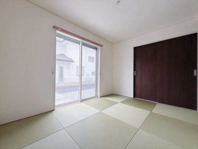 ■和室｜和室でしか味わえない畳ならではの香りや素材で和のやすらぎを感じてください♪休日はお子様とお昼寝するのにも最適です！